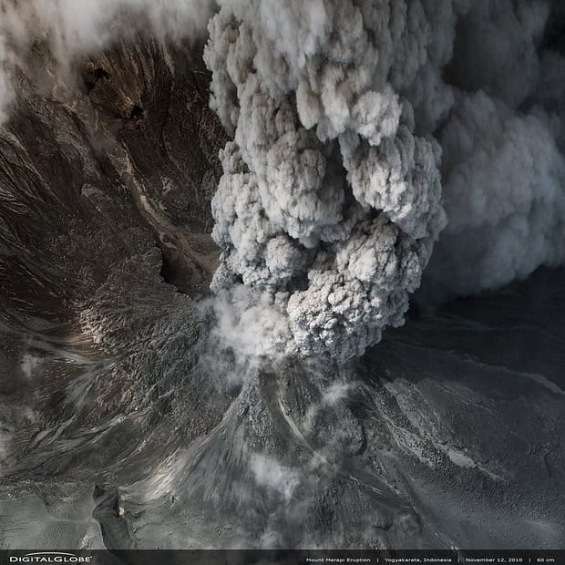 Citra Satelit letusan Gunungapi Merapi 2010 - Digital Globe - 2010