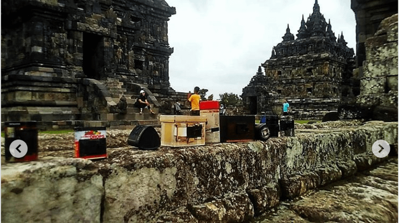 Pinhole Camera Battle